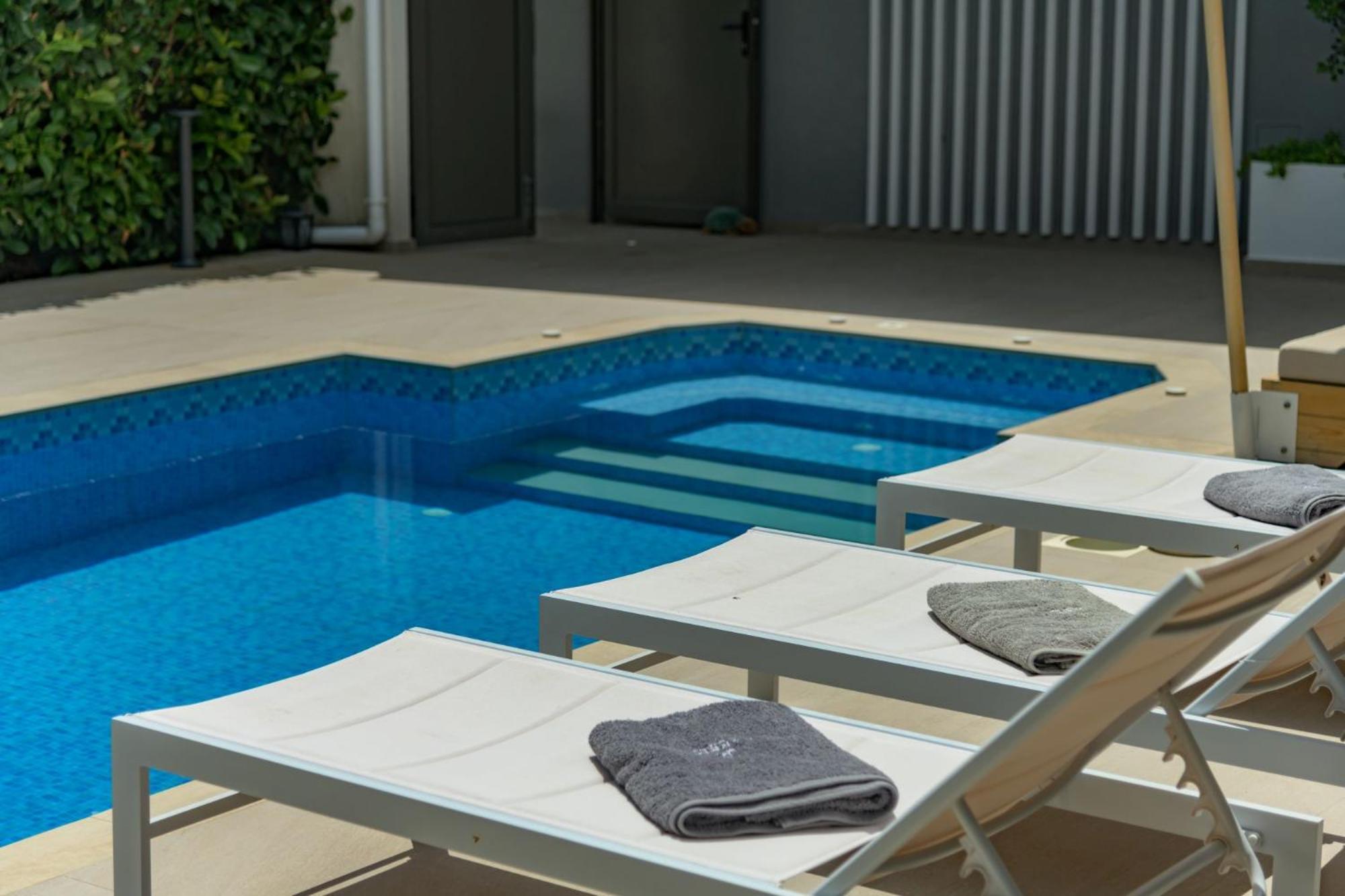Dareia Suites Planos  Exterior photo